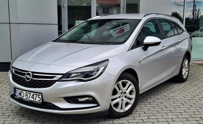 barwice Opel Astra cena 34900 przebieg: 191900, rok produkcji 2016 z Barwice